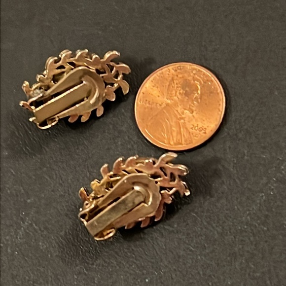 Vintage Gold Plated & Opal Glass Cabochon Set in Vines Clip Ons Earrings - Picture 7 of 7